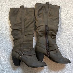 Mudd brown boots size 7.5 m